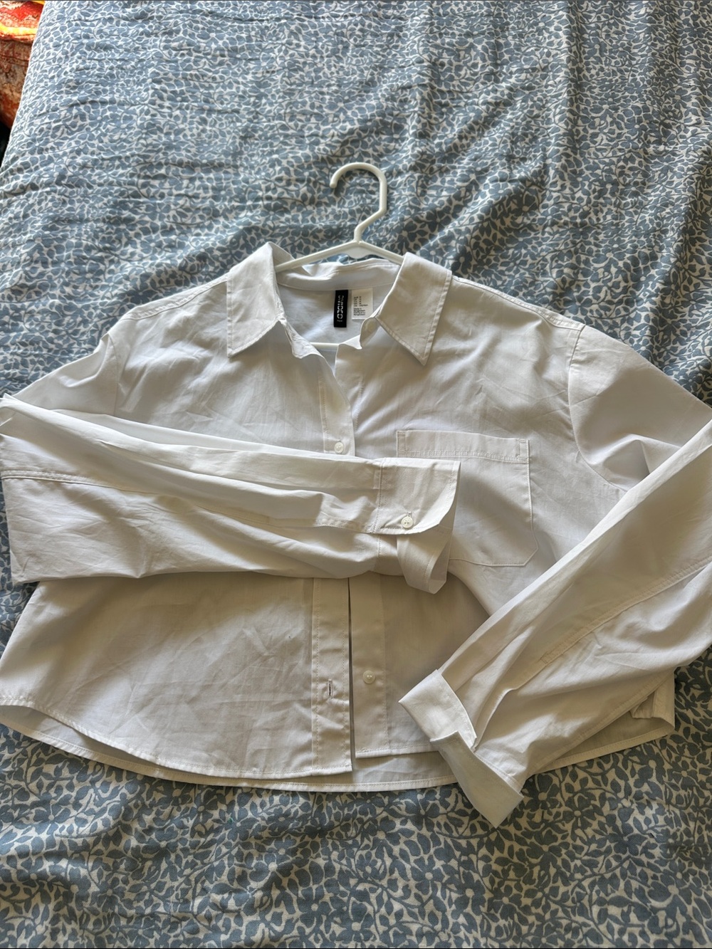 H&M White womens crop Long-Sleeve Button Shirt